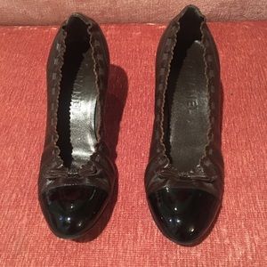 Authentic Chanel Classic Cap Toe Pump